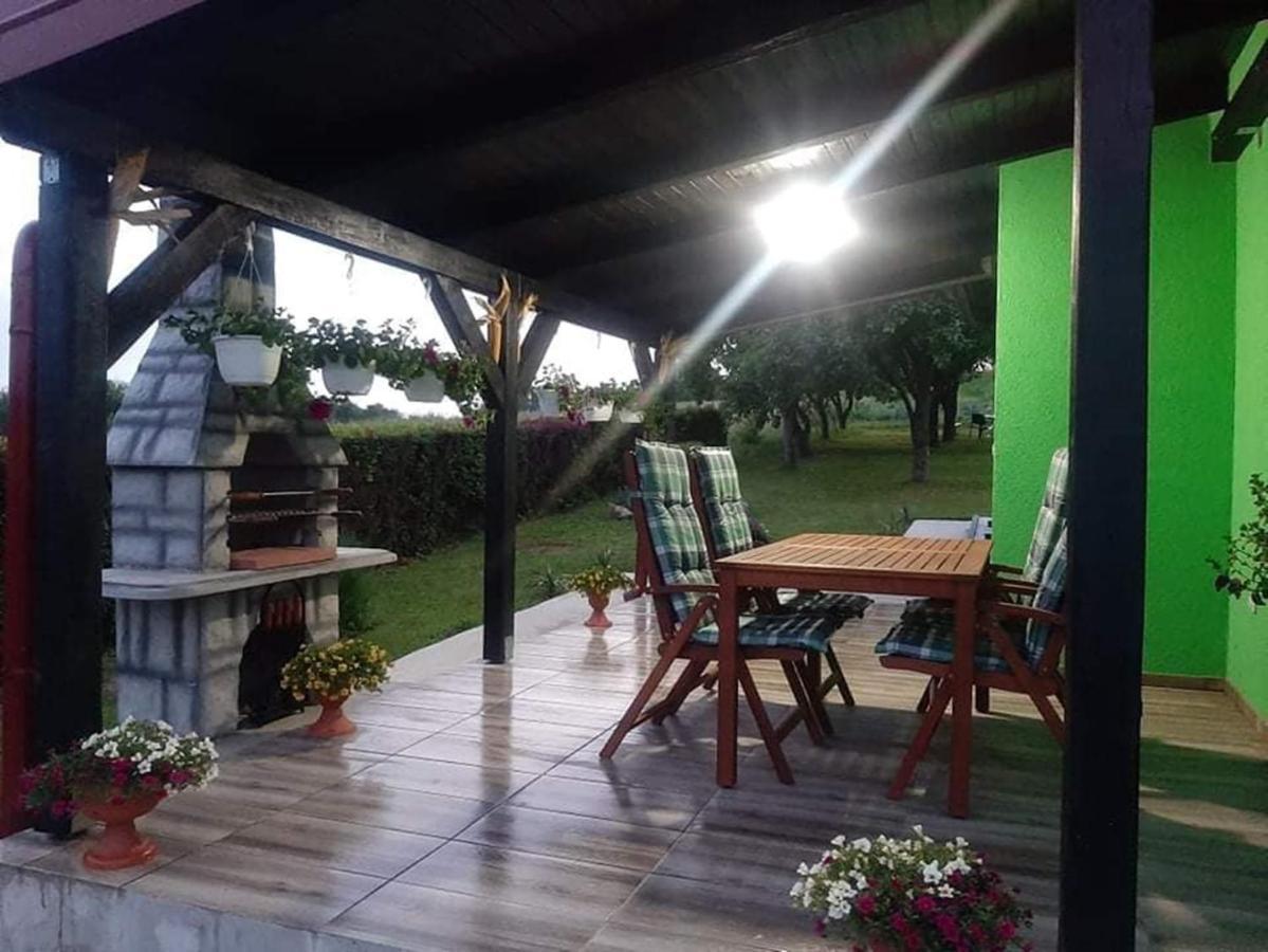 Ruralna Kuca Za Odmor Viktorija Vila Caglin Exterior foto